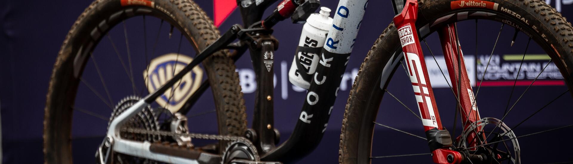 Nové RockShox vidlice 2025: ultralehká SID SL a dostupná Reba Gold