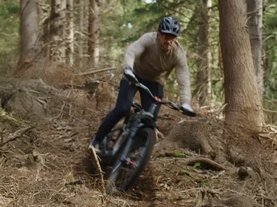 Matěj Charvát a Cannondale Moterra LT e-bike shred