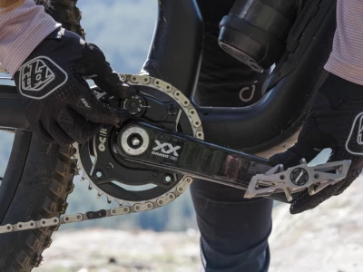 Ochain: méně kopanců do pedálů, více kontroly na trailu