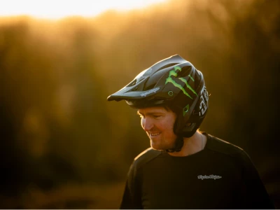 TLD Stage Stunt - new helmet for gravity riders