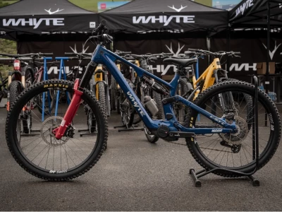 Whyte Karve: Avinox M2S motorral felszerelt e-bike