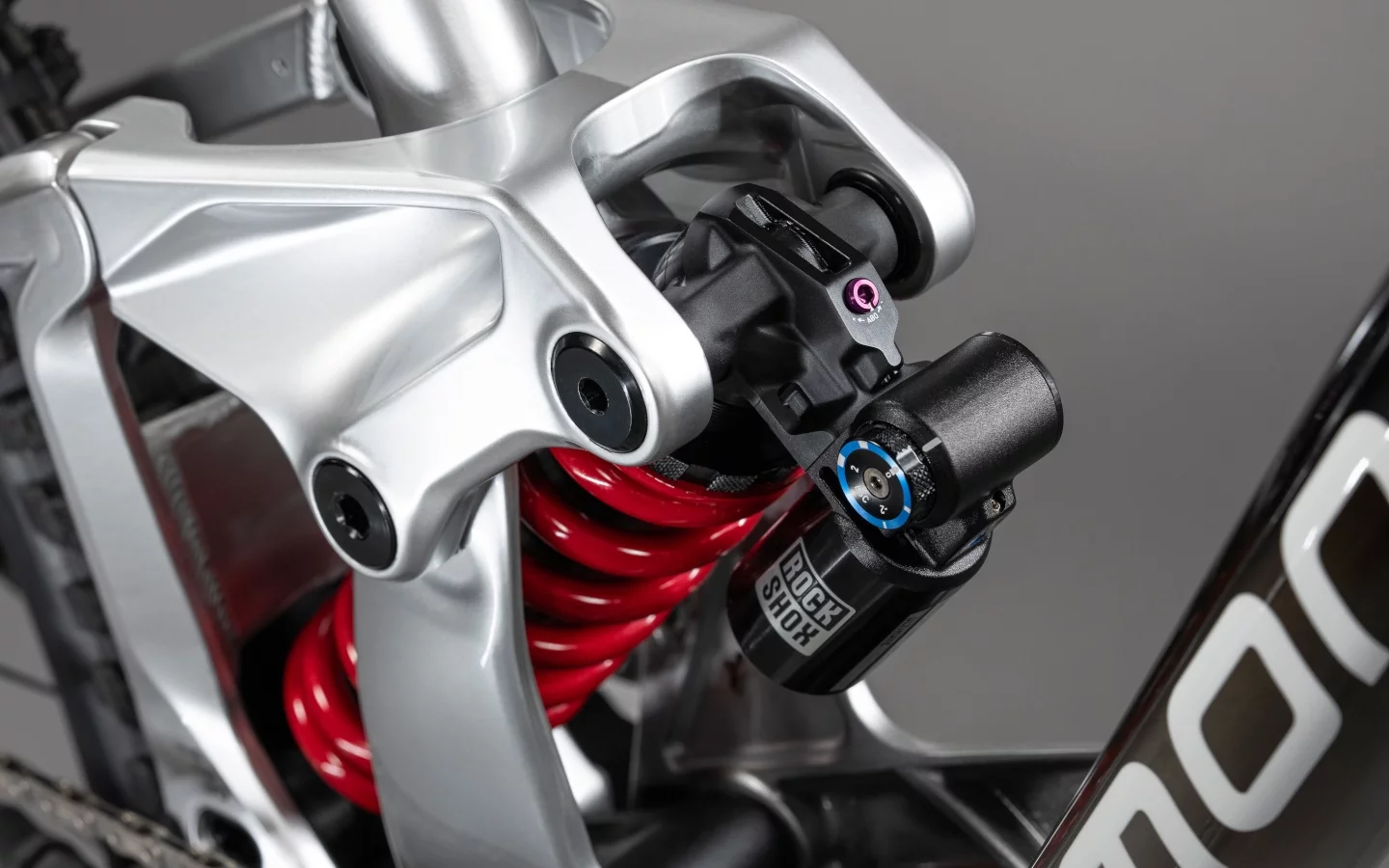 RockShox Vivid Coil – evolúció a lejtőzésben