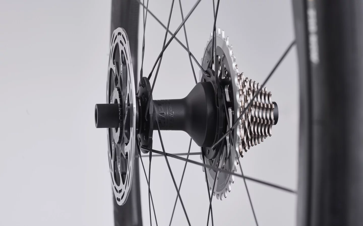 Náboje Zipp HUB ZR1 SL